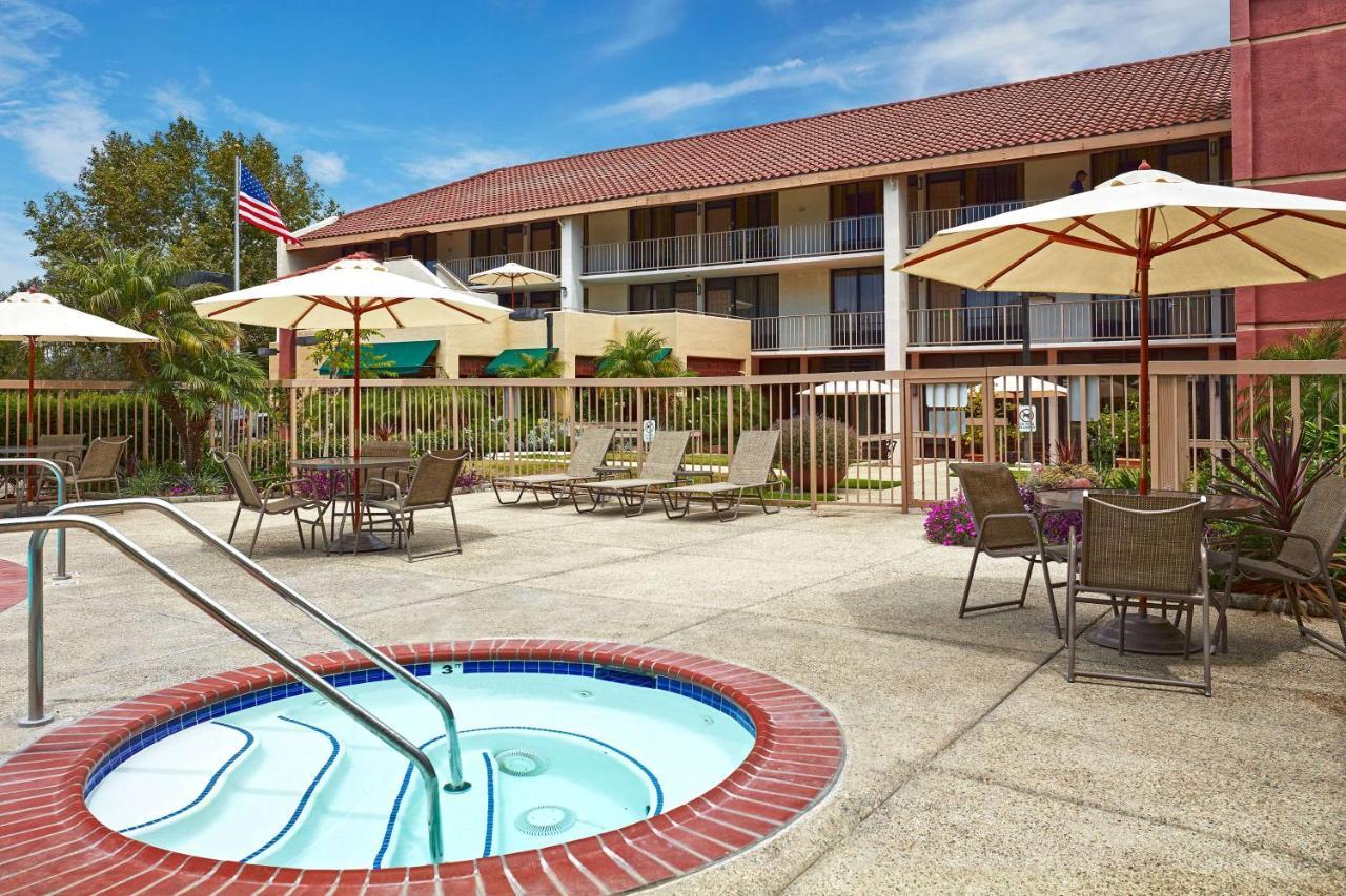 La Quinta By Wyndham Thousand Oaks-Newbury Park Exterior photo