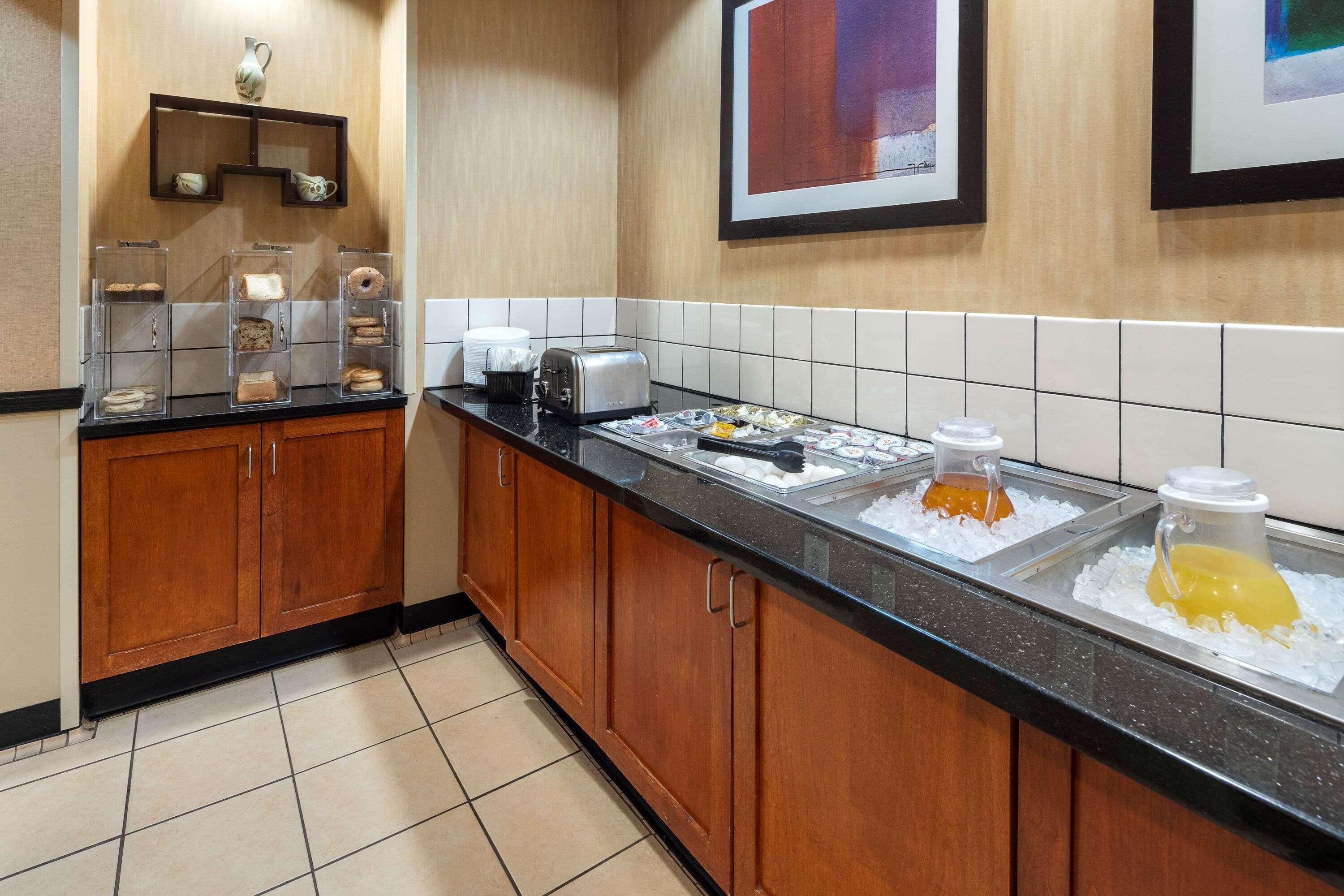 La Quinta By Wyndham Thousand Oaks-Newbury Park Exterior photo